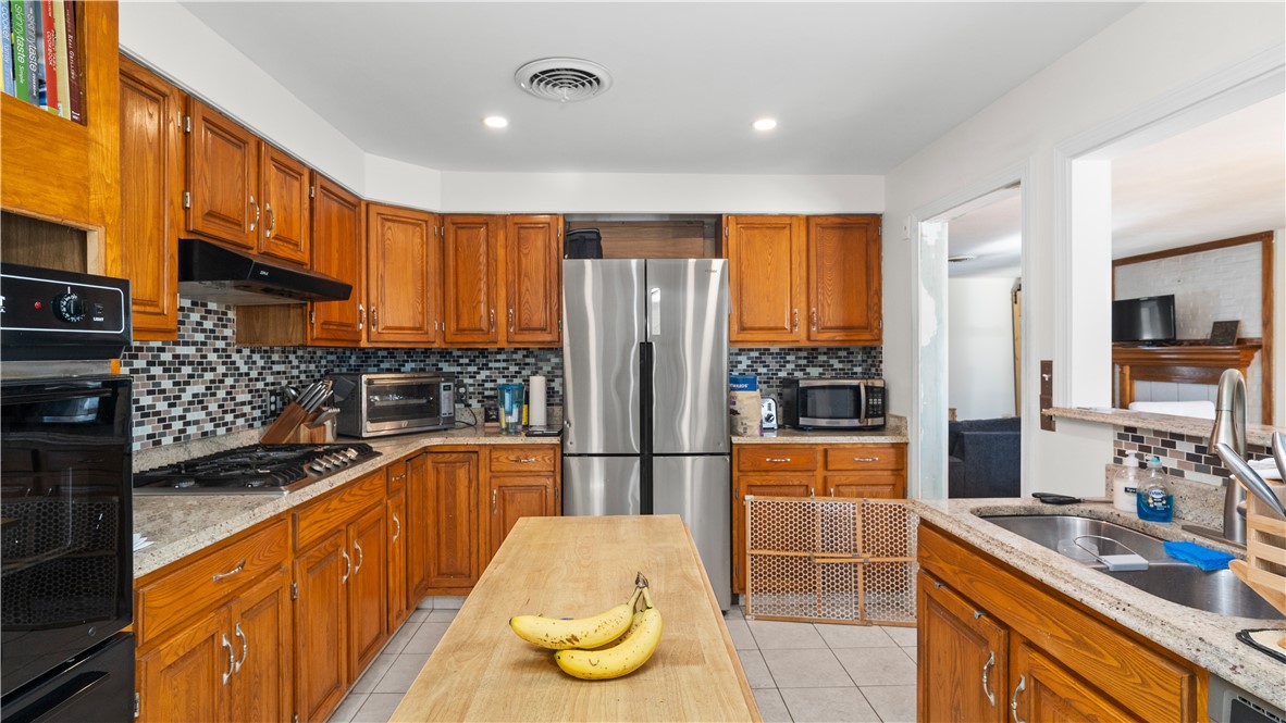 71 Bent Road East Providence, RI 02916 - Photo 6 of 37