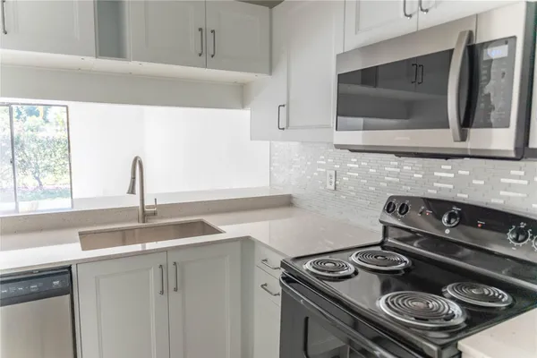 $2,400 | 11680 Northwest 39th Street, Coral Springs, FL 33065