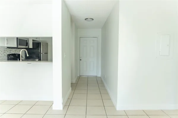$2,400 | 11680 Northwest 39th Street, Coral Springs, FL 33065