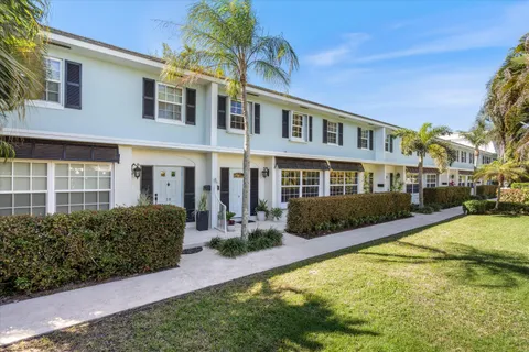 $565,000 | 6590 North Ocean Boulevard, Unit 9, Ocean Ridge, FL 33435