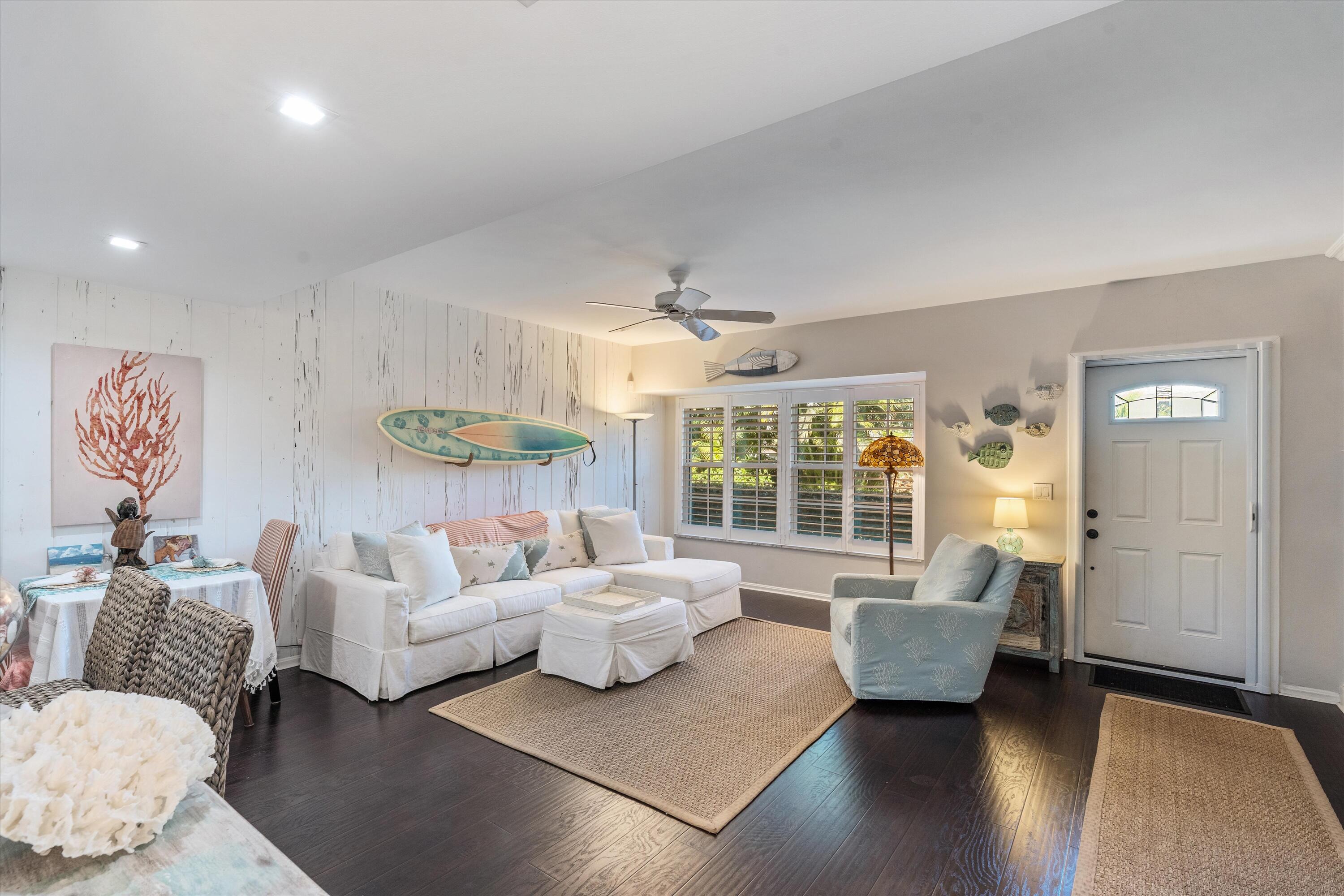 6590 North Ocean Boulevard, Unit 9 Ocean Ridge, FL 33435 - Photo 8 of 28 Living Room