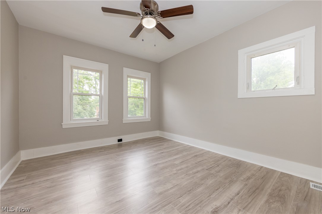 3324 Altamont Road Cleveland, OH 44118 - Photo 25 of 33