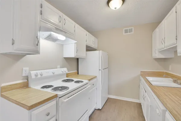 $900 | 1300 Baker Avenue, Unit A3, Bryan, TX 77803