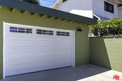 $1,399,000 | 1561 Carmona Avenue, Los Angeles, CA 90019