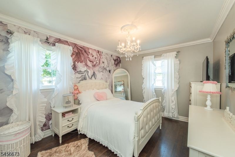 11 Martha Road Roseland, NJ 07068 - Photo 18 of 47 Gallery Image 18
