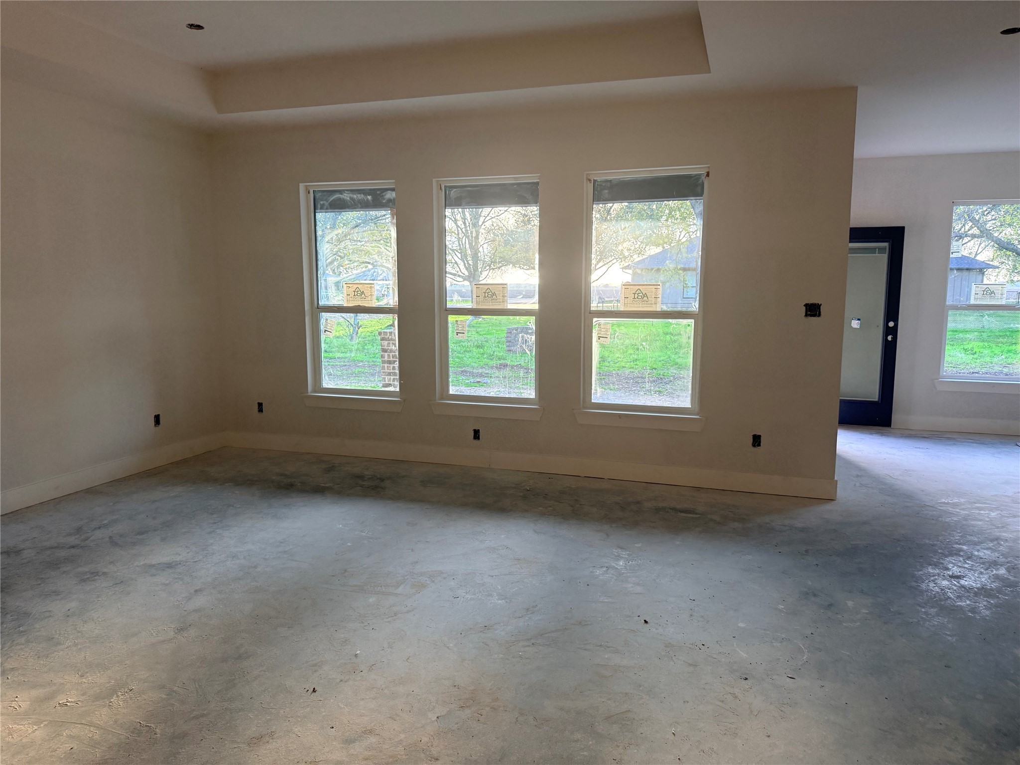 438 Old Wharton Road East Bernard, TX 77435 - Photo 4 of 6 an empty room with a window