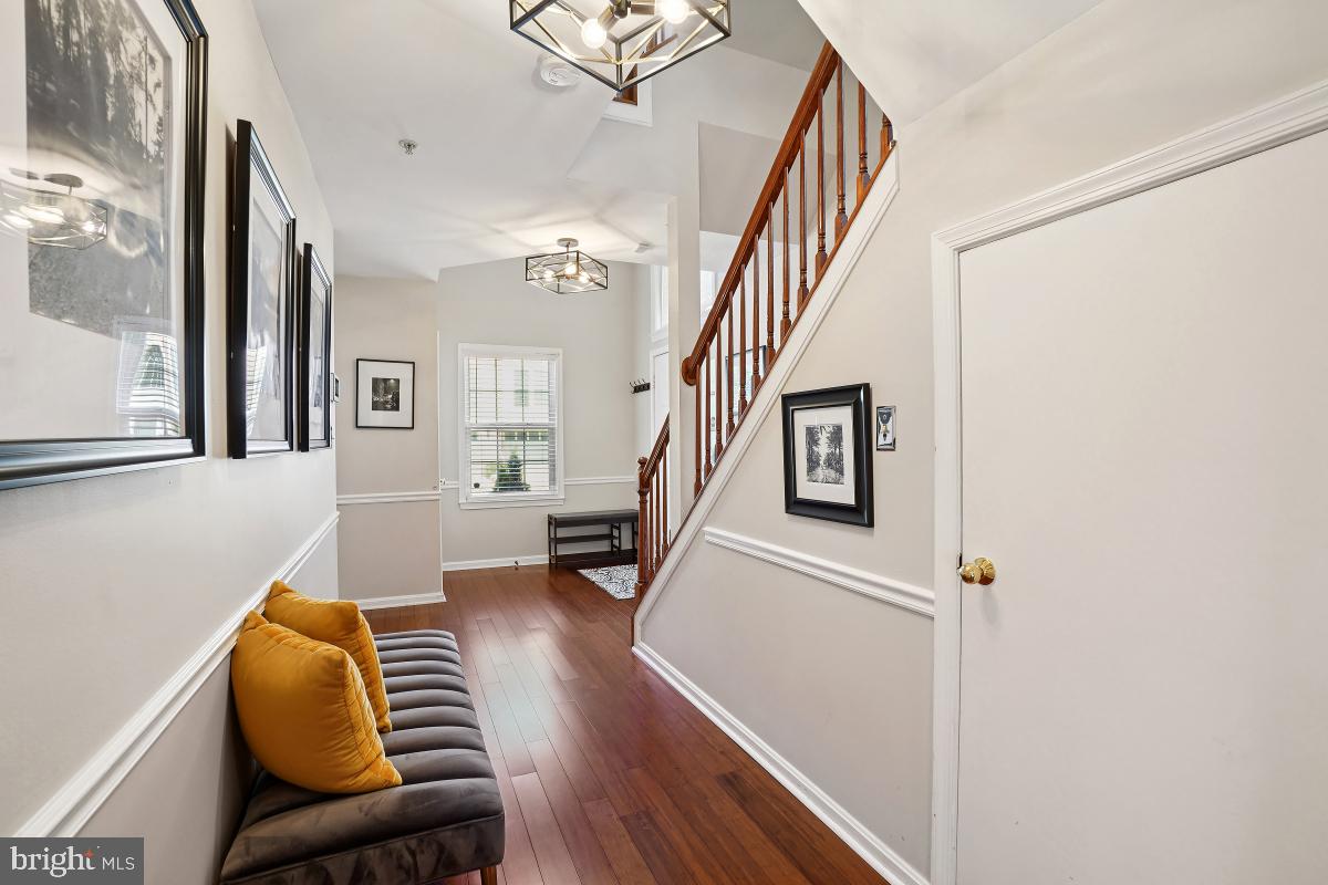 14206 Plum Run Way Silver Spring, MD 20906 - Photo 5 of 48 Entry