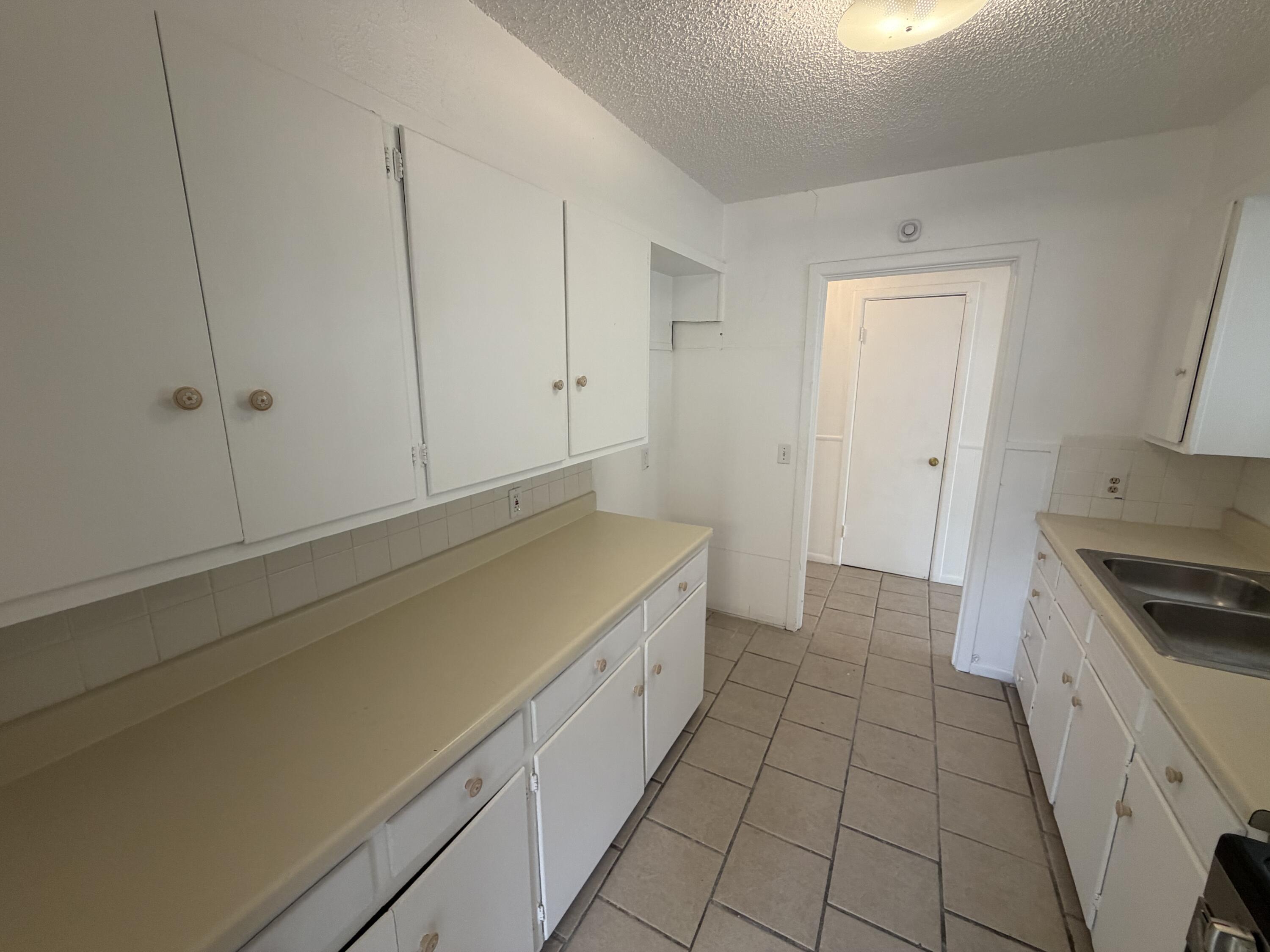 1336 60th Street Lubbock, TX 79412 - Photo 6 of 23 IMG_5065