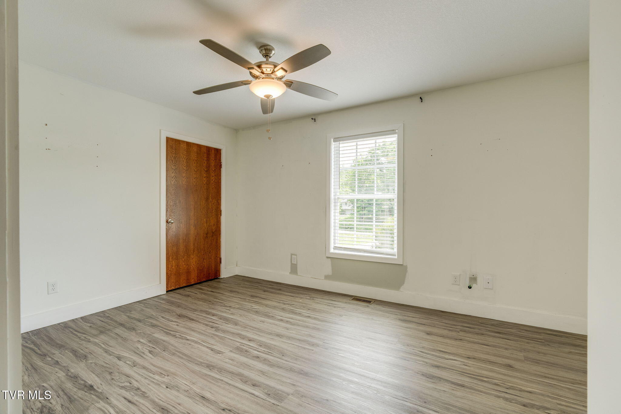 1603 Lone Oak Road Johnson City, TN 37604 - Photo 18 of 36 017