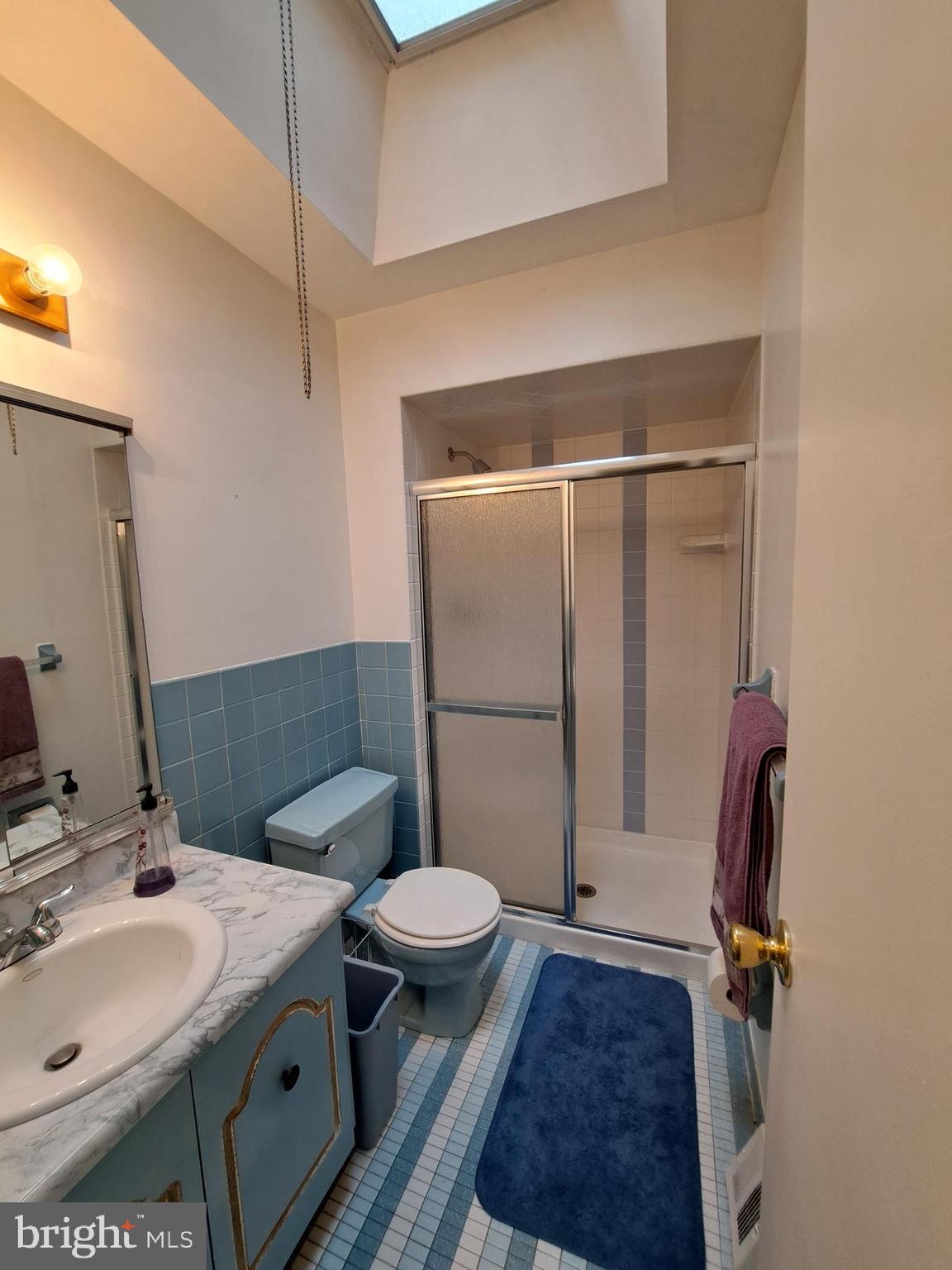 11809 Dumont Road Philadelphia, PA 19116 - Photo 16 of 25 Primary Bath