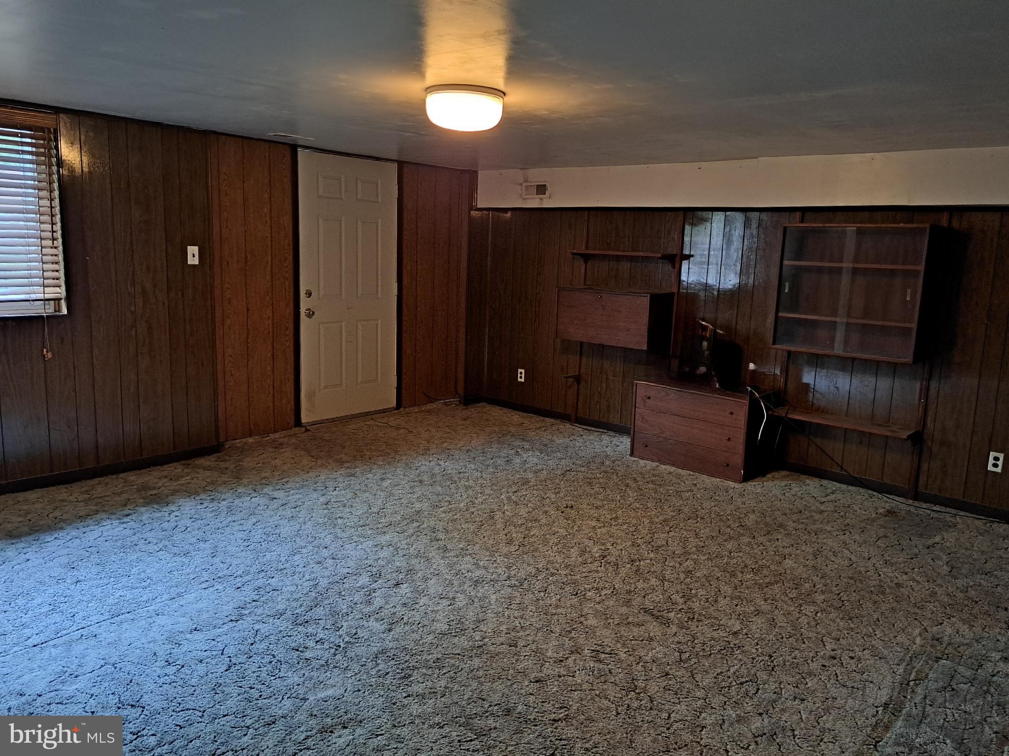 11809 Dumont Road Philadelphia, PA 19116 - Photo 19 of 25 Family Room