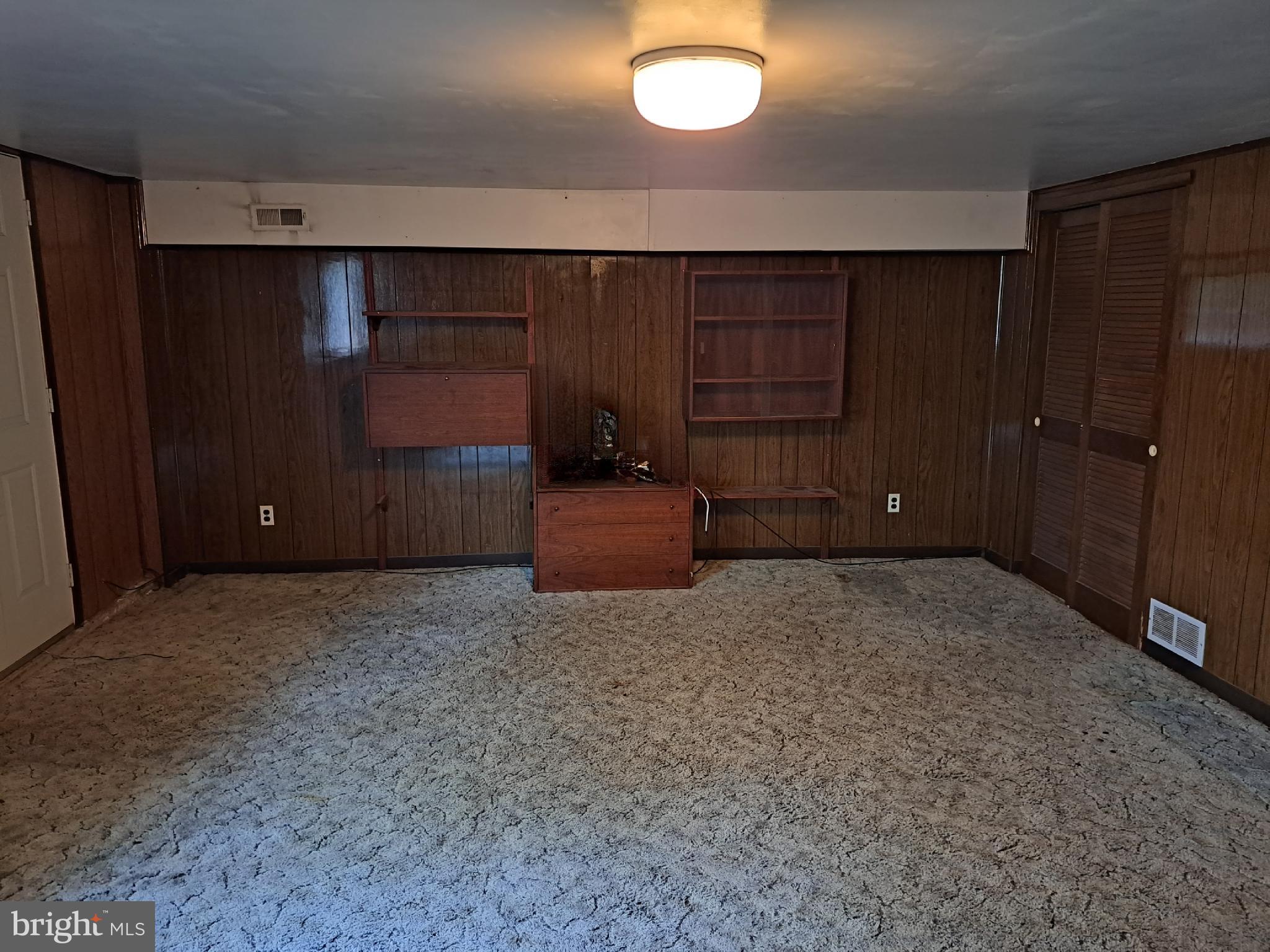 11809 Dumont Road Philadelphia, PA 19116 - Photo 20 of 25 Family Room