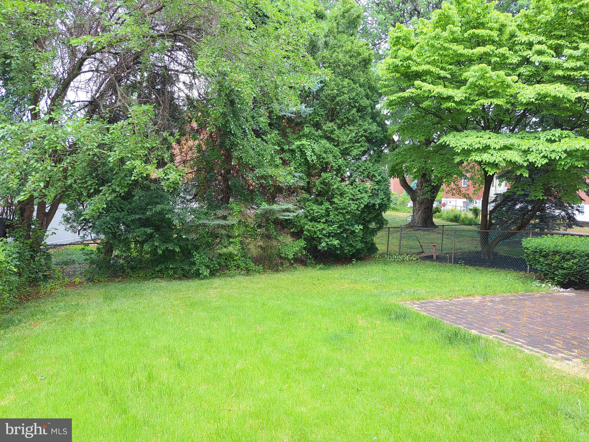 11809 Dumont Road Philadelphia, PA 19116 - Photo 24 of 25 Backyard
