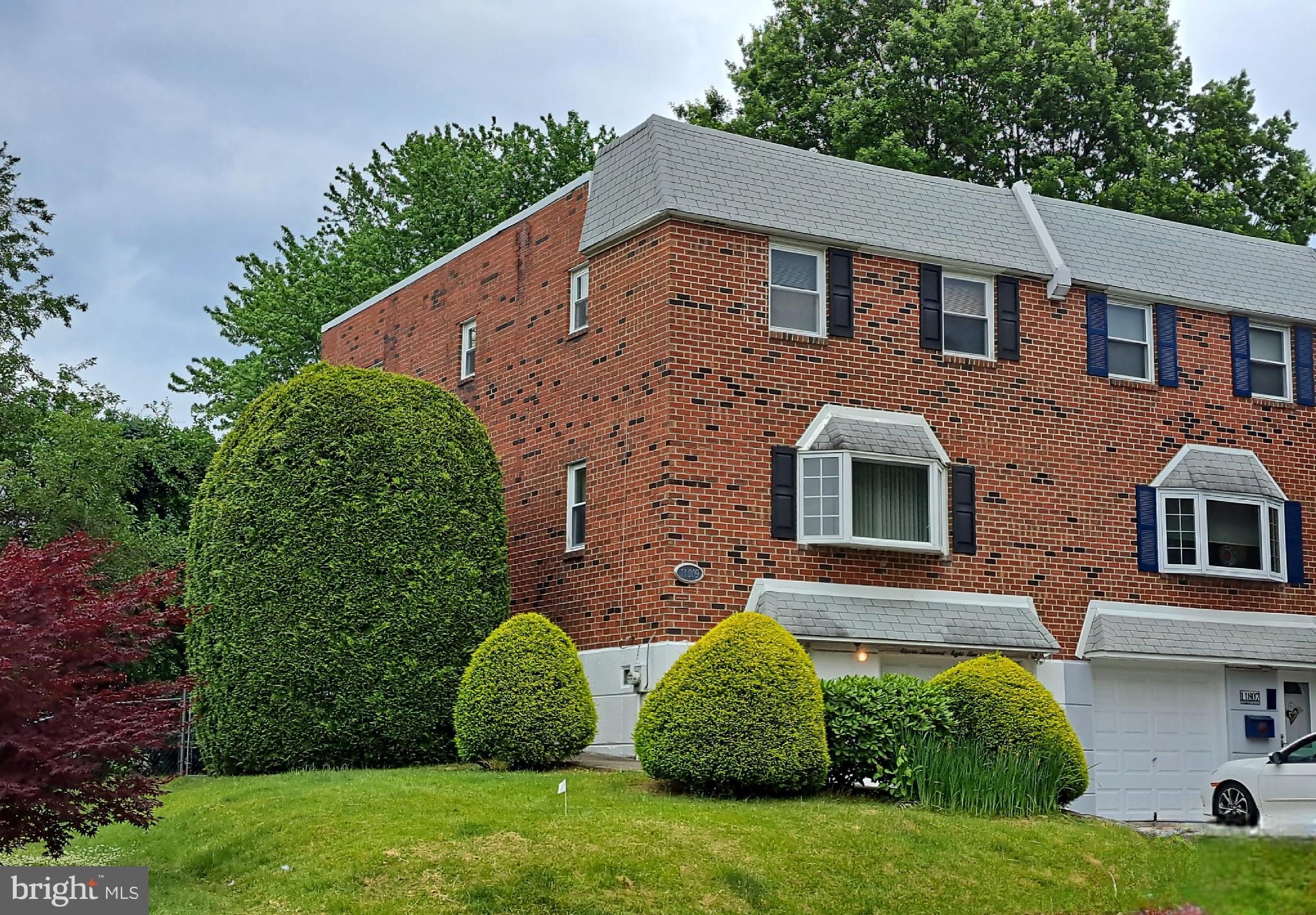 11809 Dumont Road Philadelphia, PA 19116 - Photo 3 of 25 Gallery Image 3