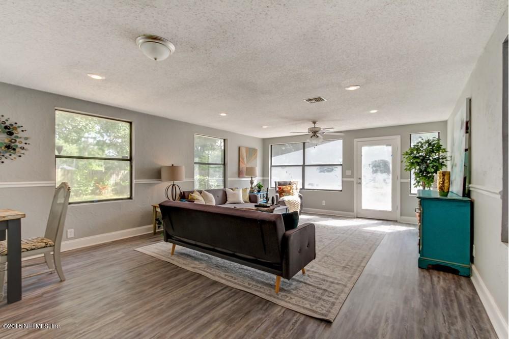 7248 Ridgeway Road North Jacksonville, FL 32244 - Photo 19 of 36 Rave Home Staging Jacksonville (19) Web