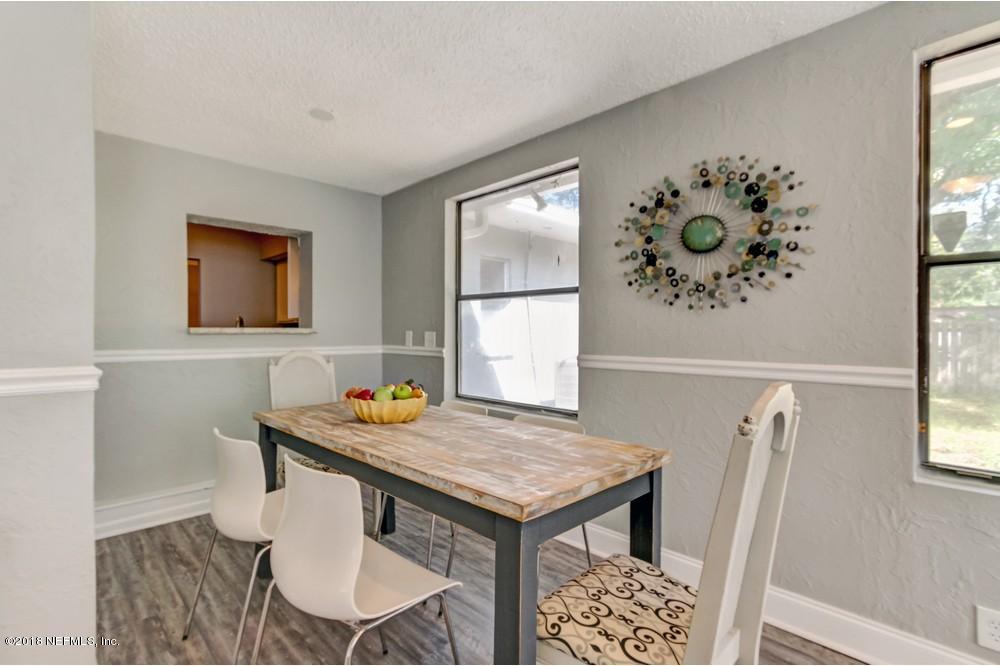7248 Ridgeway Road North Jacksonville, FL 32244 - Photo 21 of 36 Rave Home Staging Jacksonville (21) Web