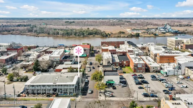 $247,900 | 118 Dock Street, Unit 9, Wilmington, NC 28401