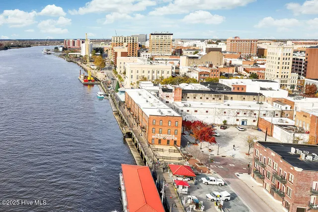 $247,900 | 118 Dock Street, Unit 9, Wilmington, NC 28401