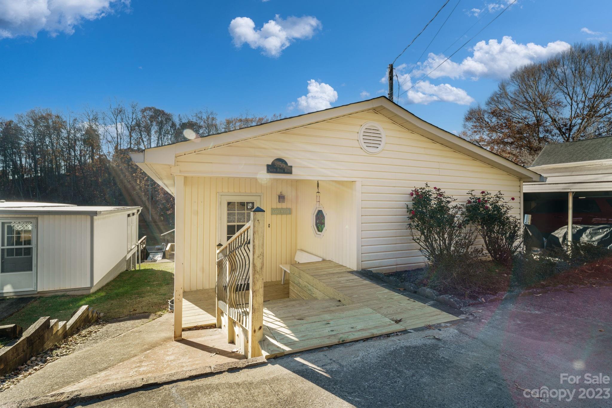3155 South Point Road Belmont, NC 28012 - Photo 4 of 41 Gallery Image 4