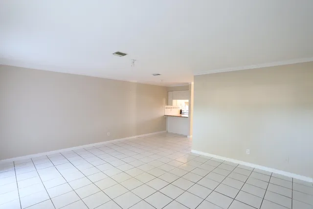 $2,050 | 101 Shoreview Drive, Greenacres, FL 33463