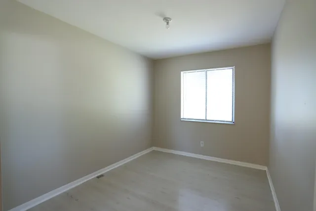 $2,050 | 101 Shoreview Drive, Greenacres, FL 33463