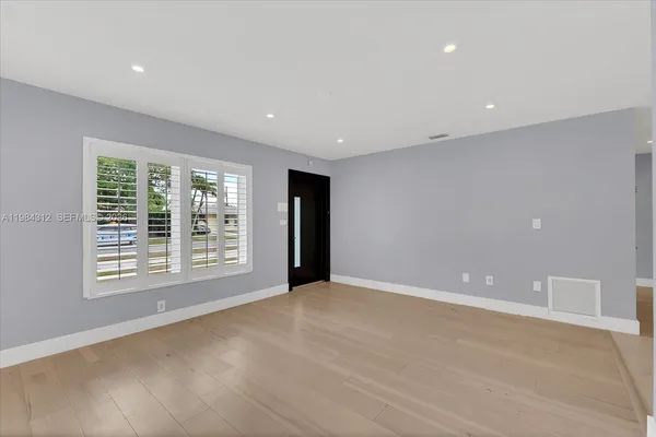 $5,000 | 10330 Southwest 51st Street, Miami, FL 33165