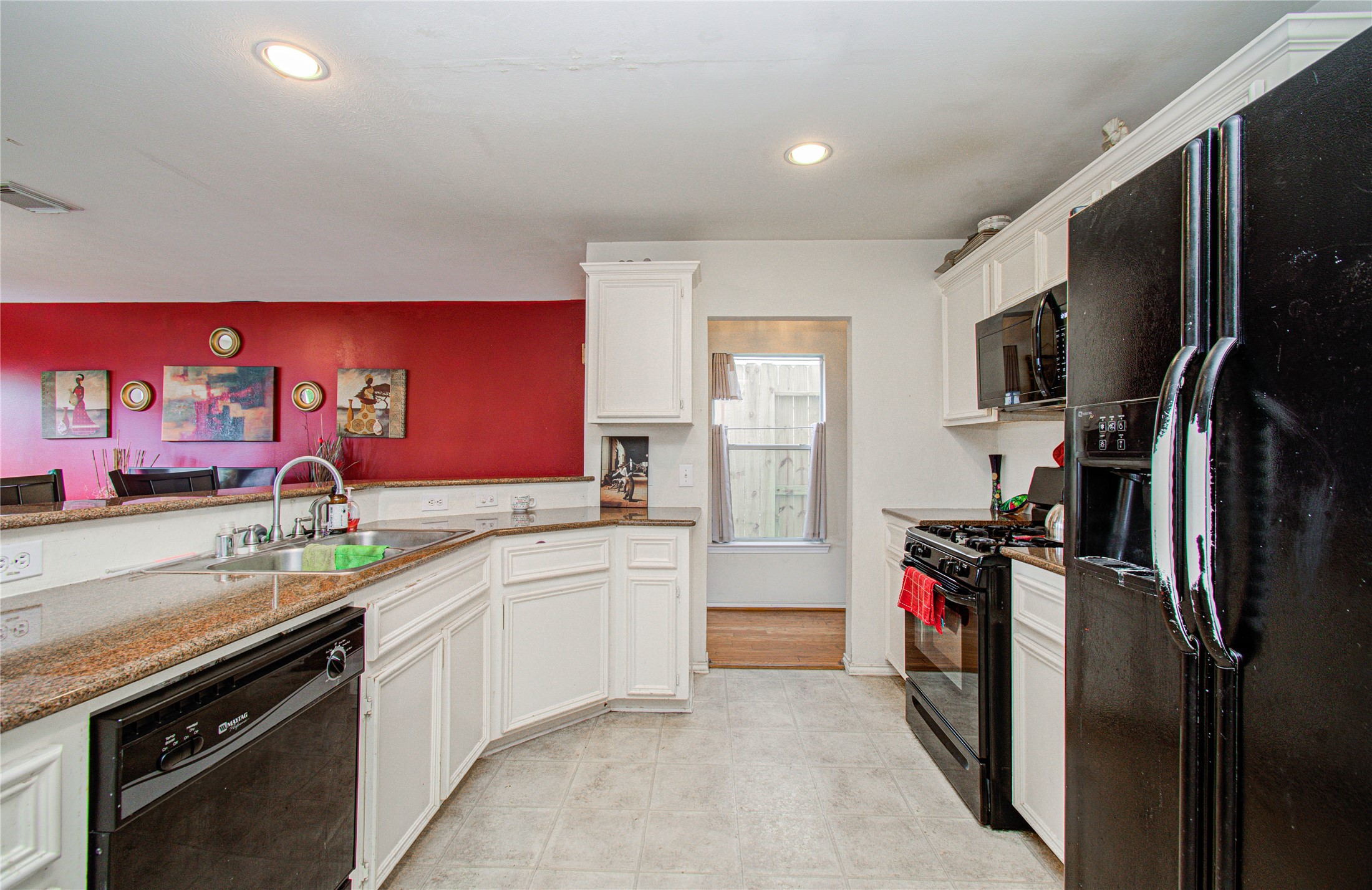 1718 Redwing Ridge Drive Houston, TX 77009 - Photo 4 of 44