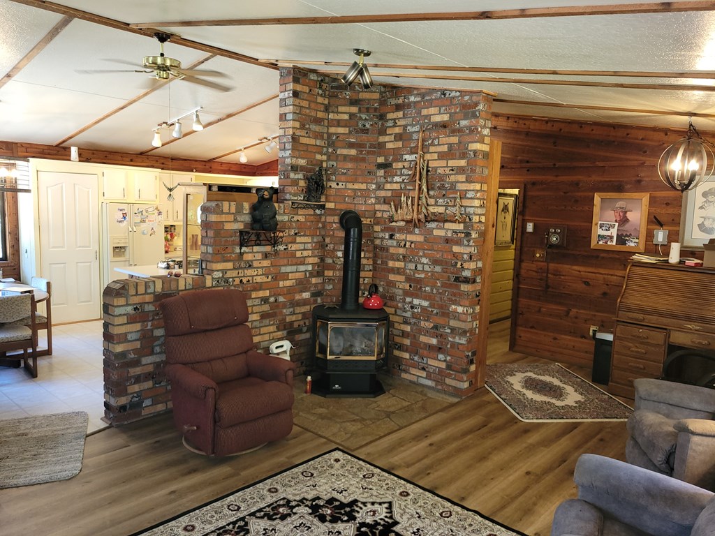 10525 Skunk Creek Road Cascade, ID 83611 - Photo 15 of 41 Cozy