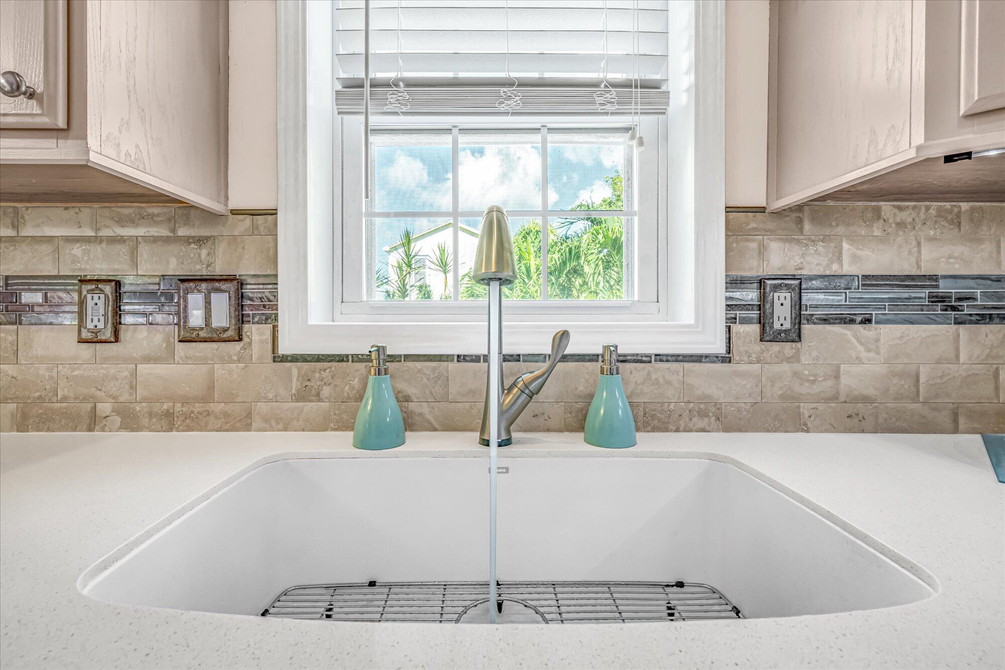 722 Largo Road Key Largo, FL 33037 - Photo 9 of 43 11-722 Largo Rd - All Keys Aerial & Phot