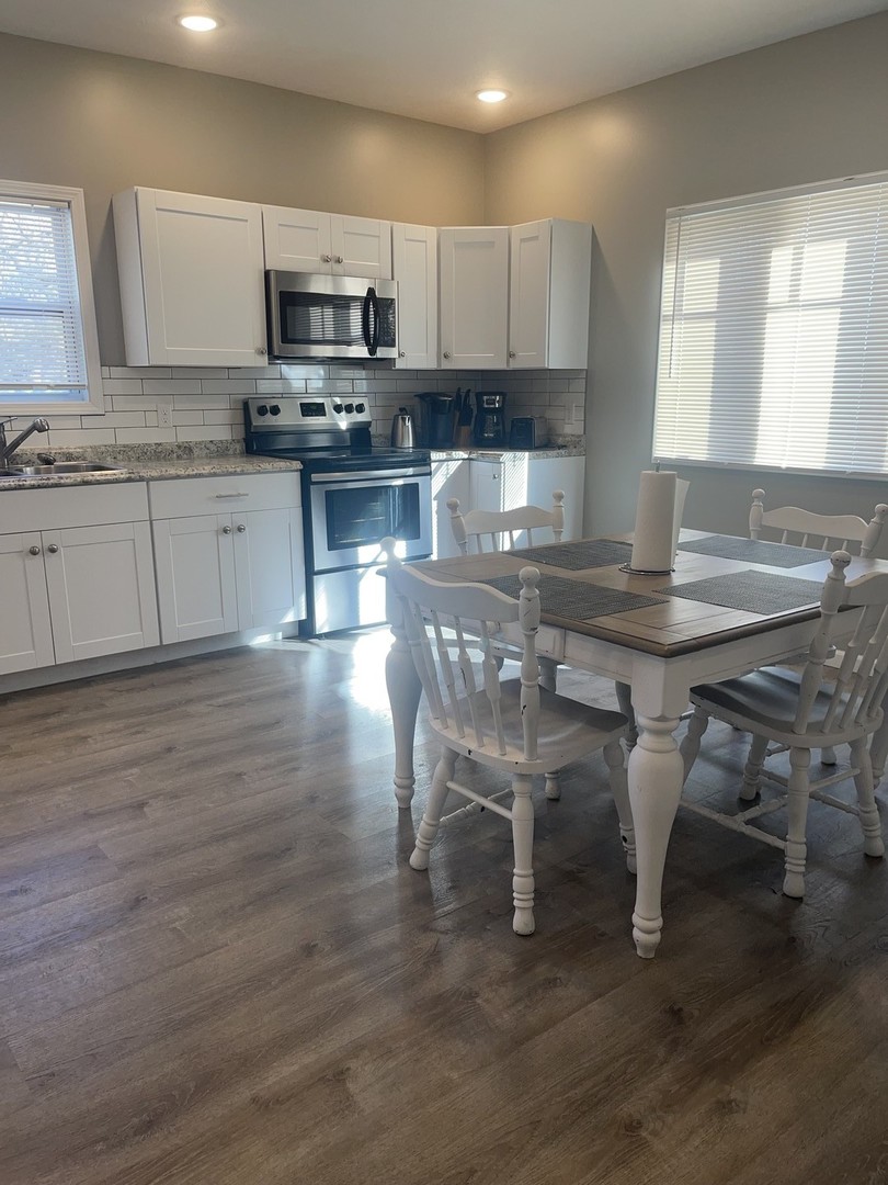 910 West Division Street Normal, IL 61761 - Photo 4 of 15 Gallery Image 4