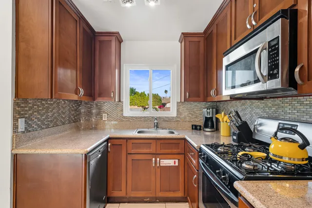 $3,200 | 1950 North Magnolia Road, Palm Springs, CA 92262