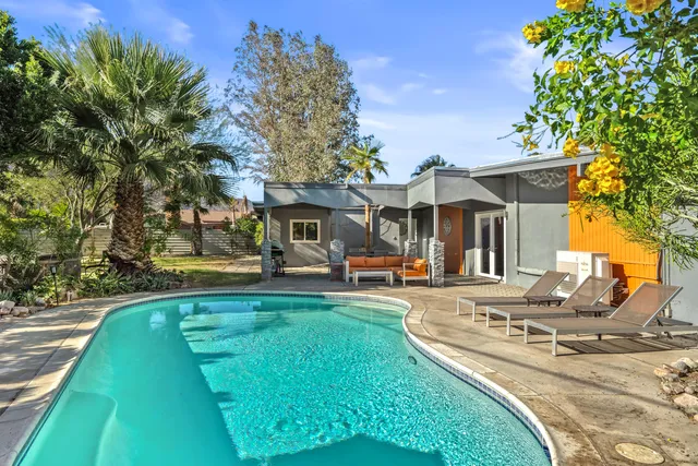 $3,200 | 1950 North Magnolia Road, Palm Springs, CA 92262
