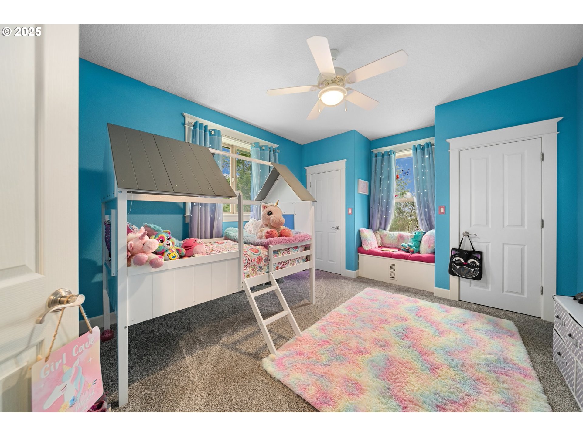 30180 Carrico Valley Road St. Helens, OR 97051 - Photo 24 of 48 a living room with furniture and a baby crib