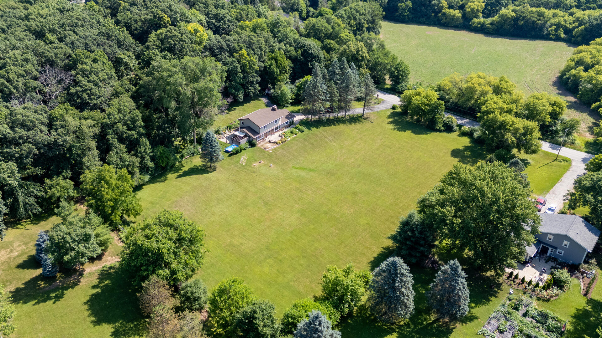 W250S4461 Center Road Waukesha, WI 53189 - Photo 7 of 36 Yard