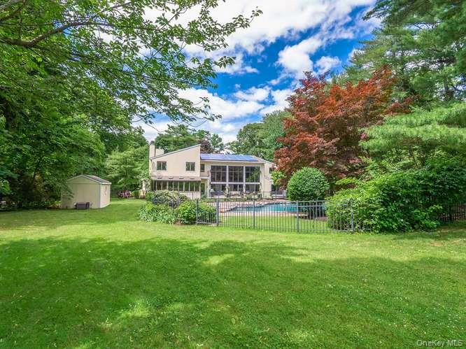 8 Harbor Acres Road Sands Point, NY 11050 - Photo 40 of 40