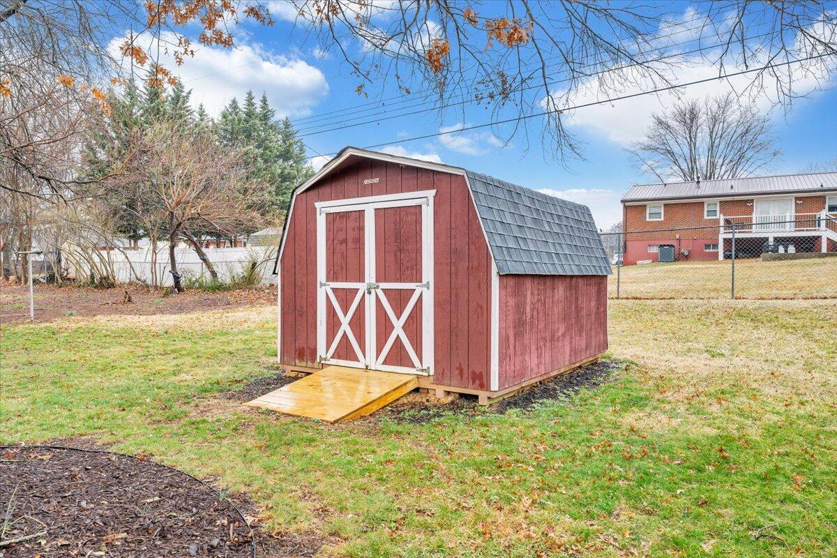 531 Water Oak Road Roanoke, VA 24019 - Photo 36 of 40 37-MIB00773