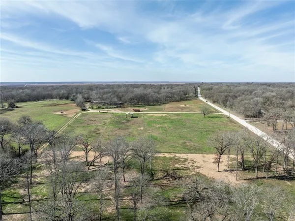 $229,900 | 2 River Ridge Drive, Hearne, TX 77859