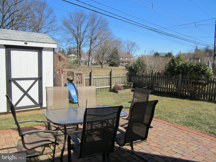 1421 Parklane Road Swarthmore, PA 19081 - Photo 17 of 20