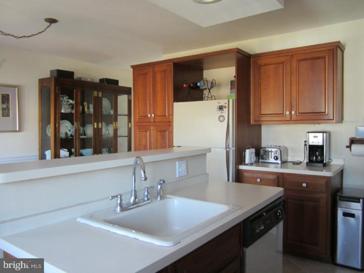 1421 Parklane Road Swarthmore, PA 19081 - Photo 5 of 20