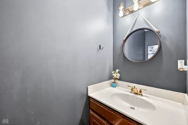 $335,000 | 2865 Fox Ridge Circle, Columbus, IN 47203