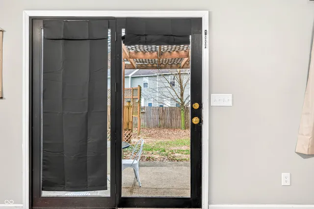 $335,000 | 2865 Fox Ridge Circle, Columbus, IN 47203