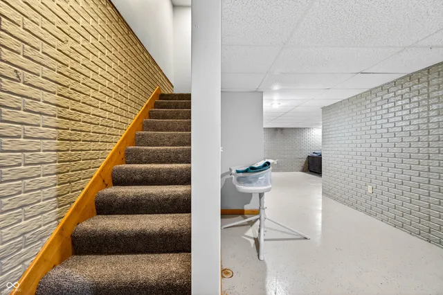 $335,000 | 2865 Fox Ridge Circle, Columbus, IN 47203