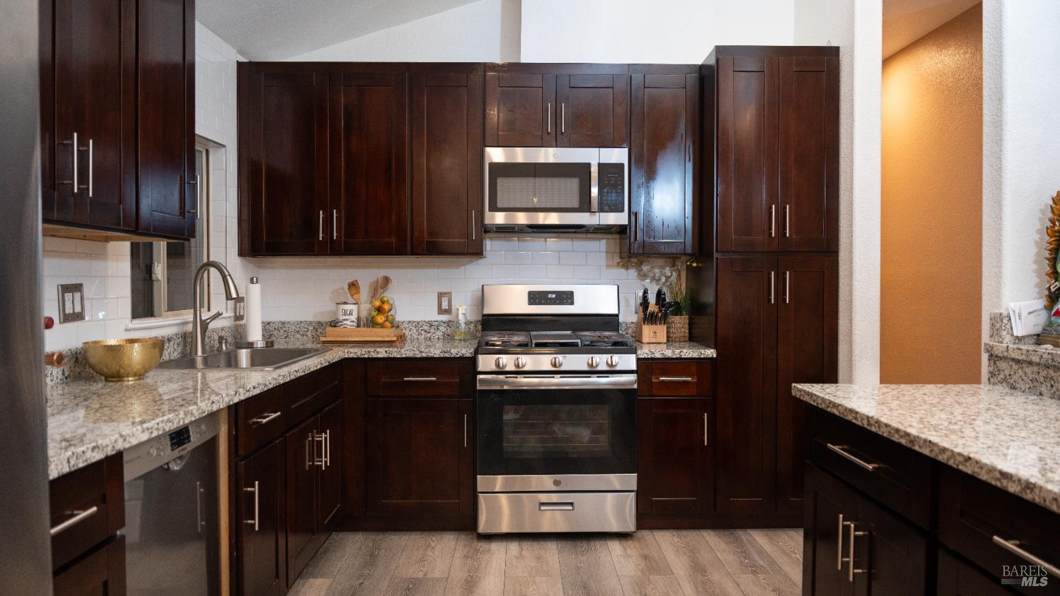 164 Rancho Verde Circle Rohnert Park, CA 94928 - Photo 5 of 59