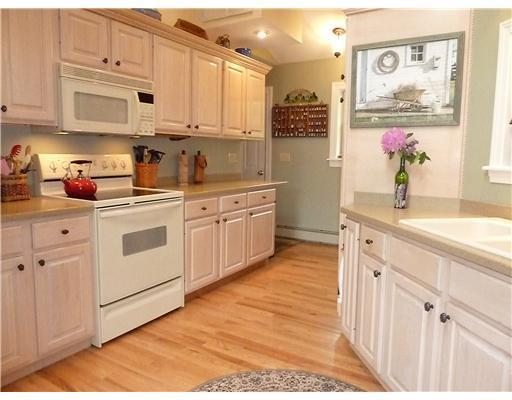 12 Black Brook Road Gorham, ME 04038 - Photo 2 of 25 Kitchen.