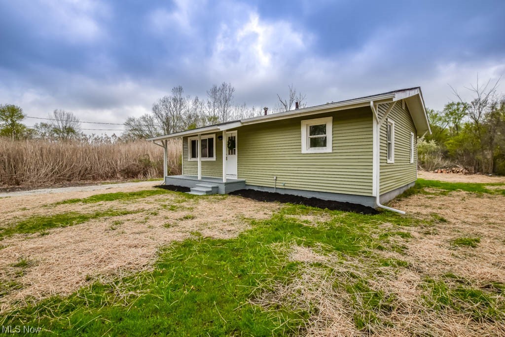 1737 Eastern Road Barberton, OH 44203 - Photo 20 of 22 Front