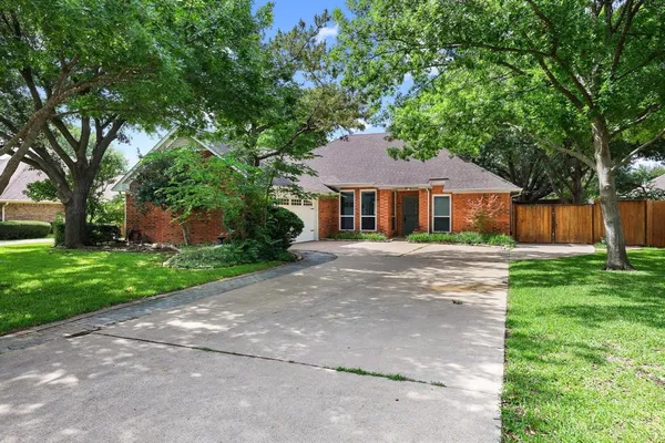 $399,900 | 1324 Pickwick Lane, Denton, TX 76209
