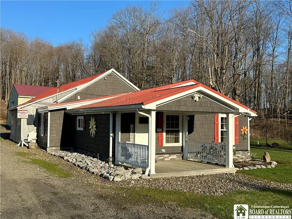 $399,900 | 8190 Route 60 Pomfret Ny 14718, Cassadaga, NY 14718