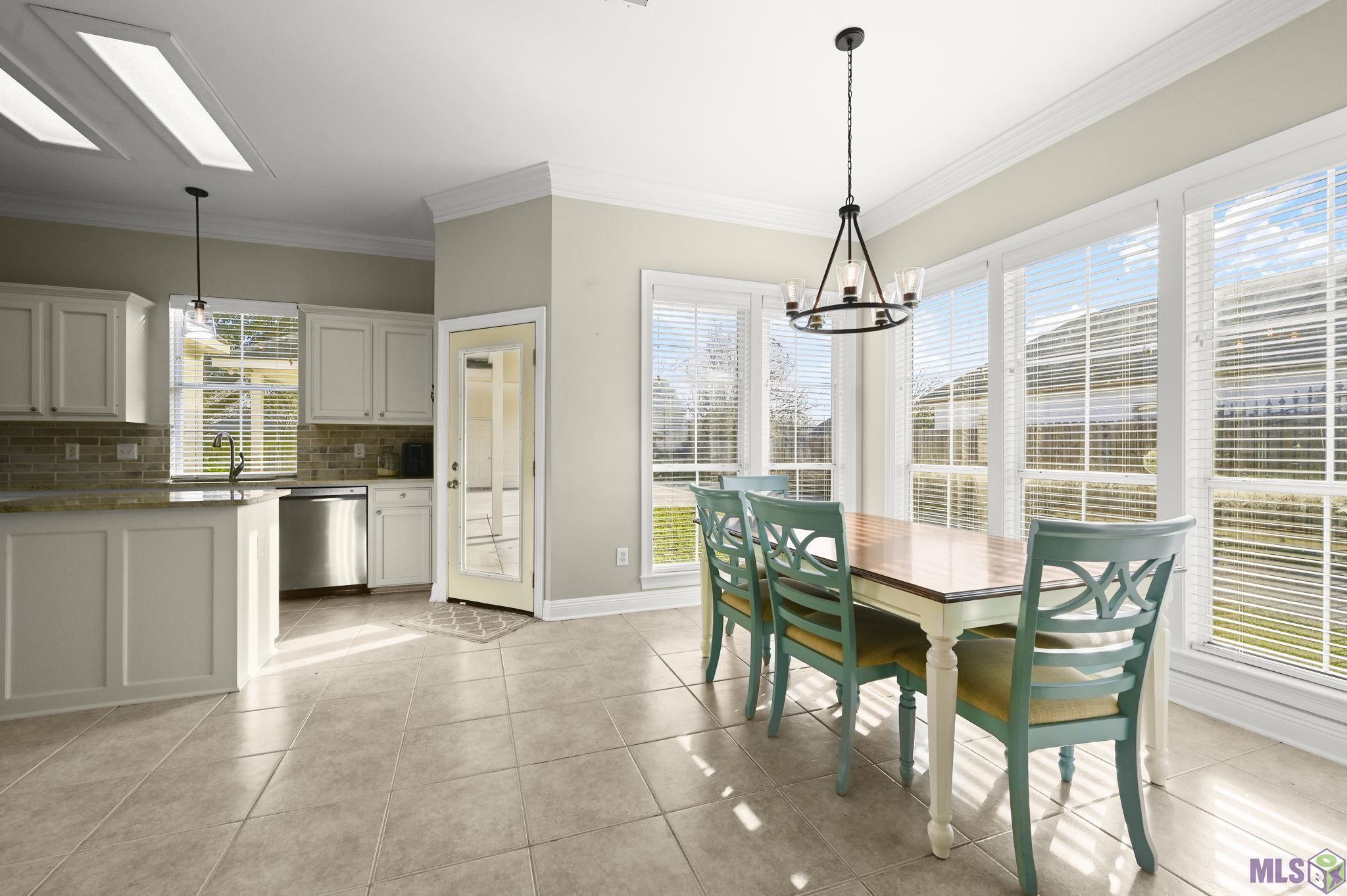 10603 Springglen Court Baton Rouge, LA 70810 - Photo 5 of 23 Gallery Image 5