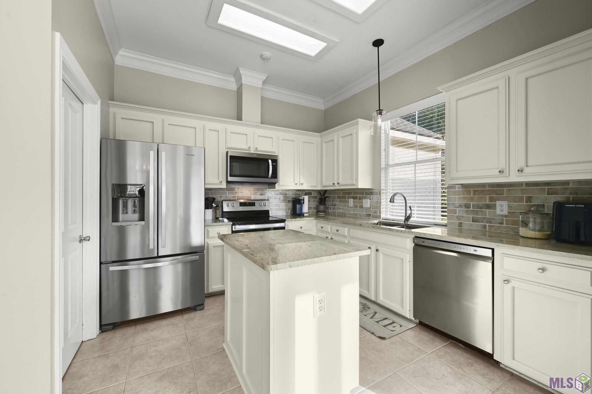 10603 Springglen Court Baton Rouge, LA 70810 - Photo 6 of 23 Gallery Image 6