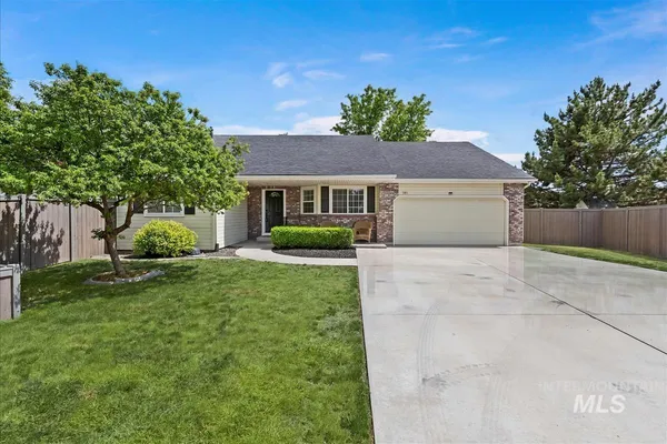 $585,000 | 389 West Bosanka Drive, Eagle, ID 83616